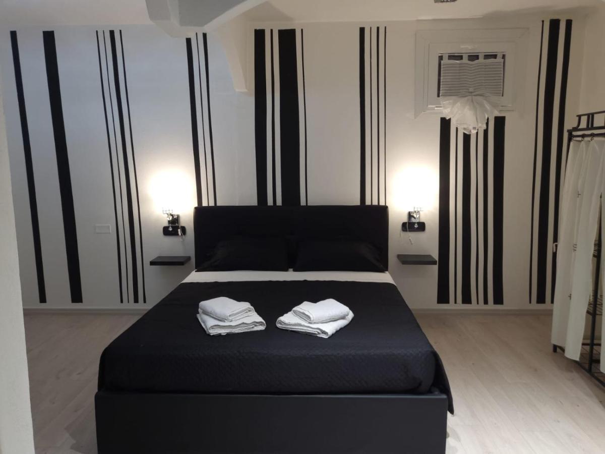 Come Per Incanto Rooms Боса Экстерьер фото